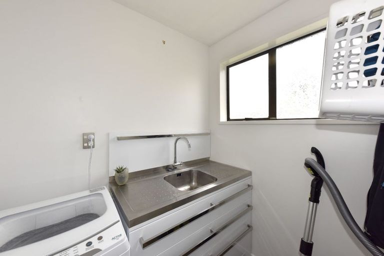 Photo of property in 2/6 Gatonby Place, Avonhead, Christchurch, 8042