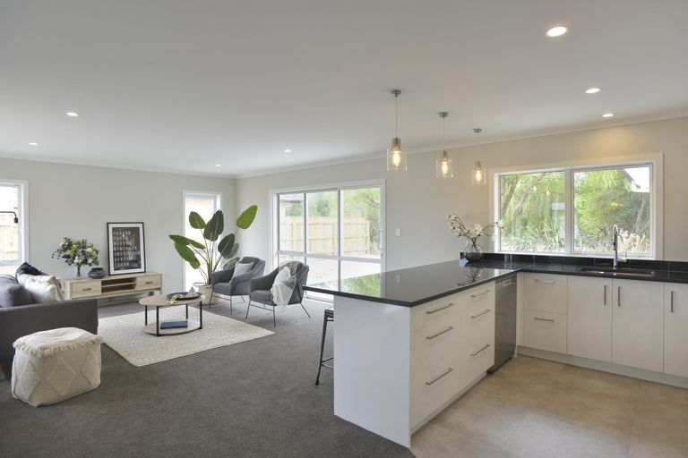 Photo of property in 60 Feist Street, Carterton, 5713
