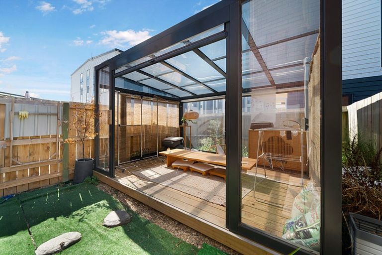 Photo of property in 9 Landing Path Drive, Hobsonville, Auckland, 0616