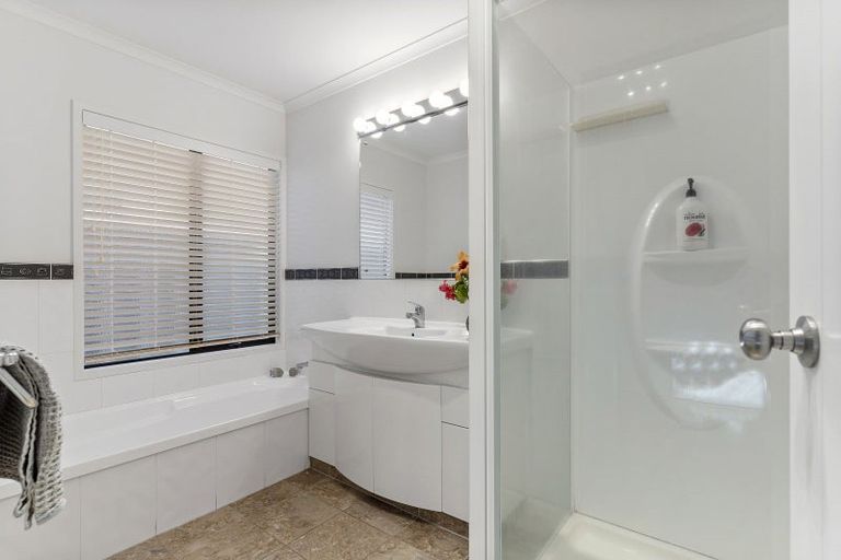 Photo of property in 5b Pacific View Road, Papamoa Beach, Papamoa, 3118