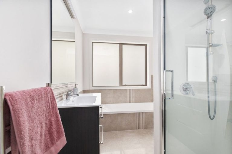 Photo of property in 12 Pacific View, Whitby, Porirua, 5024