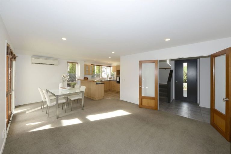 Photo of property in 30 Oakford Close, Riccarton, Christchurch, 8011