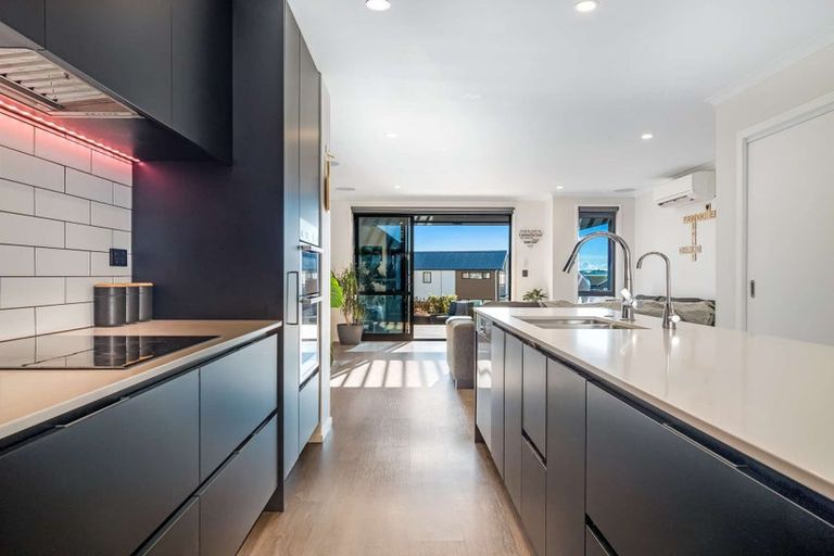 Photo of property in 3 Seafarer Crescent, Stanmore Bay, Whangaparaoa, 0932
