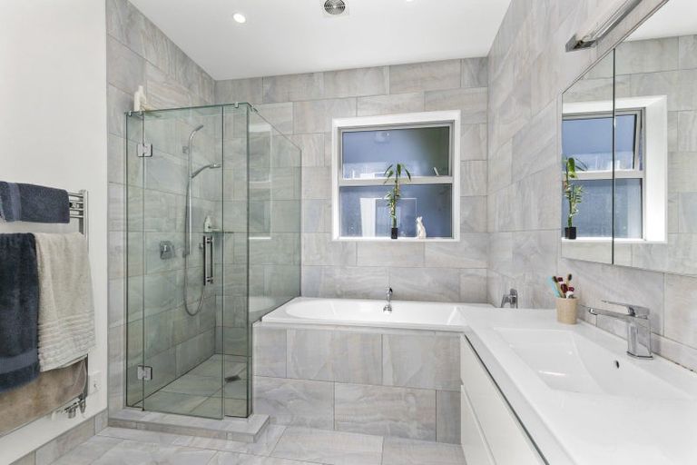 Photo of property in 6 Owhiro Bay Parade, Island Bay, Wellington, 6023