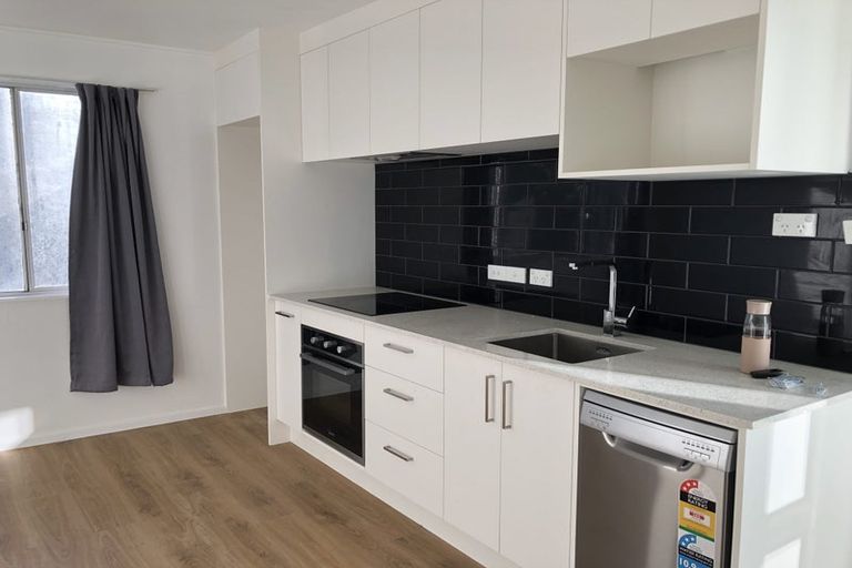 Photo of property in 39 Hindmarsh Street, Johnsonville, Wellington, 6037