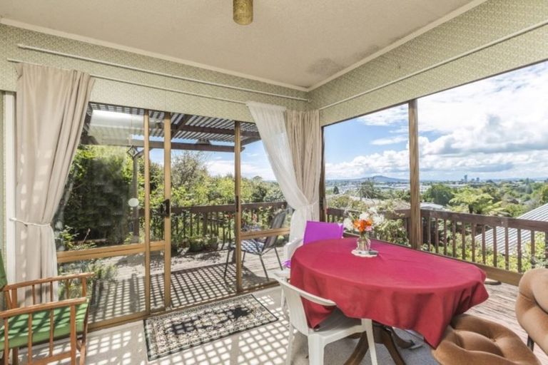 Photo of property in 11 Ross Avenue, Glenfield, Auckland, 0629