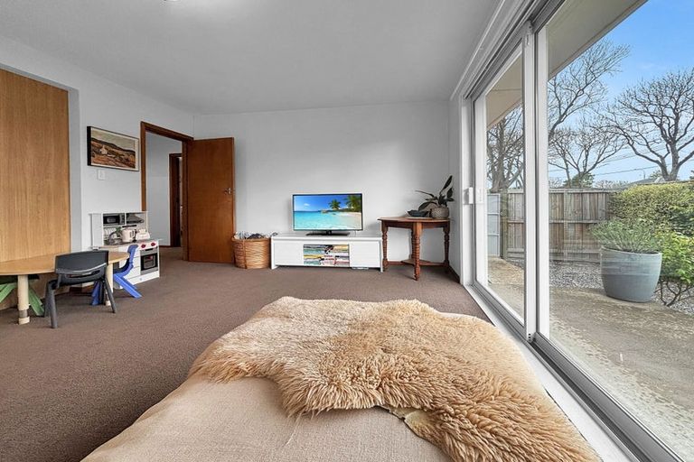 Photo of property in 2/38 Dee Street, St Albans, Christchurch, 8014