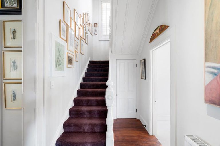 Photo of property in 15 Colenso Avenue, Hospital Hill, Napier, 4110