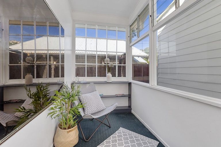 Photo of property in 167a Sutherland Road, Lyall Bay, Wellington, 6022