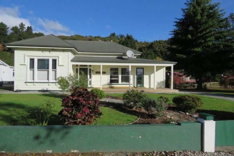 Photo of property in 3 Rosstown Road, Reefton, 7830