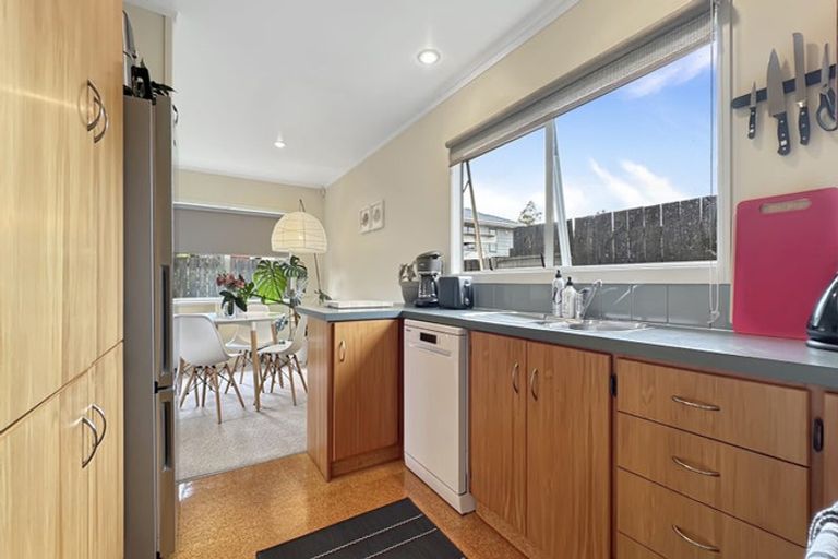 Photo of property in 2/49 Strid Road, Te Atatu South, Auckland, 0610