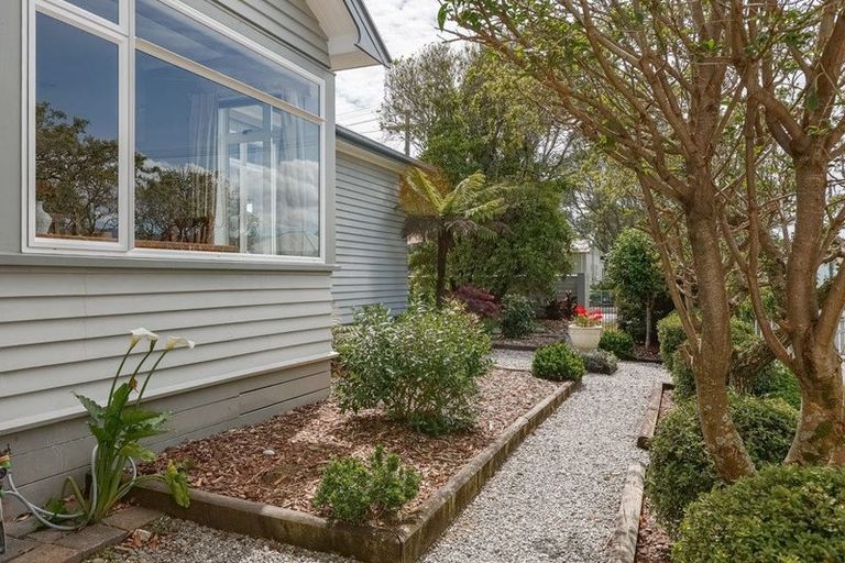 Photo of property in 22 Queen Street, Westport, 7825