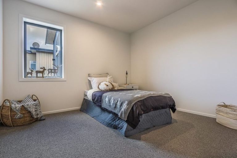 Photo of property in 3 Mirek Street, Waikanae, 5036