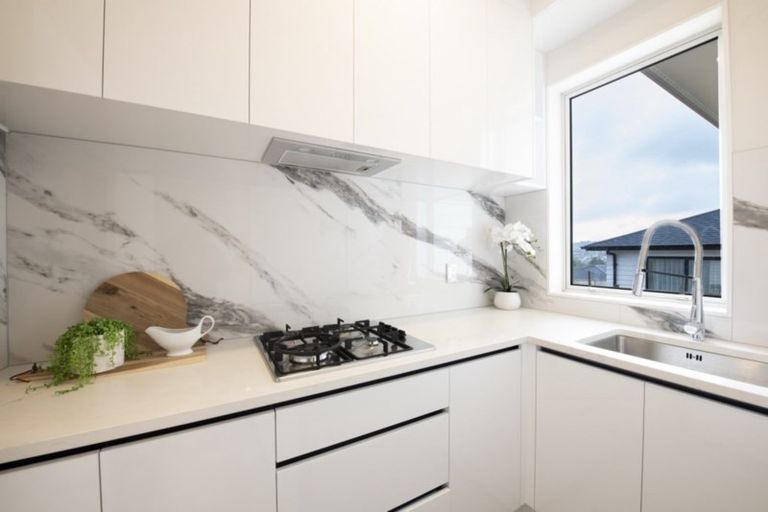 Photo of property in 11 Drover Close, Flat Bush, Auckland, 2019