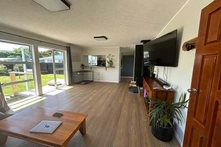 Photo of property in 11a Michael Road, Paraparaumu Beach, Paraparaumu, 5032