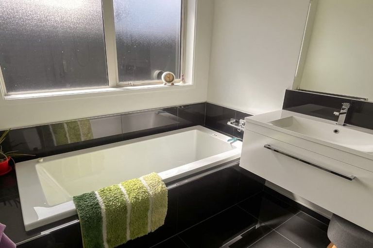 Photo of property in 4 Limbrick Crescent, Wigram, Christchurch, 8042