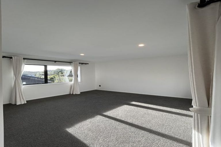 Photo of property in 4 Flavell Drive, Orewa, 0931