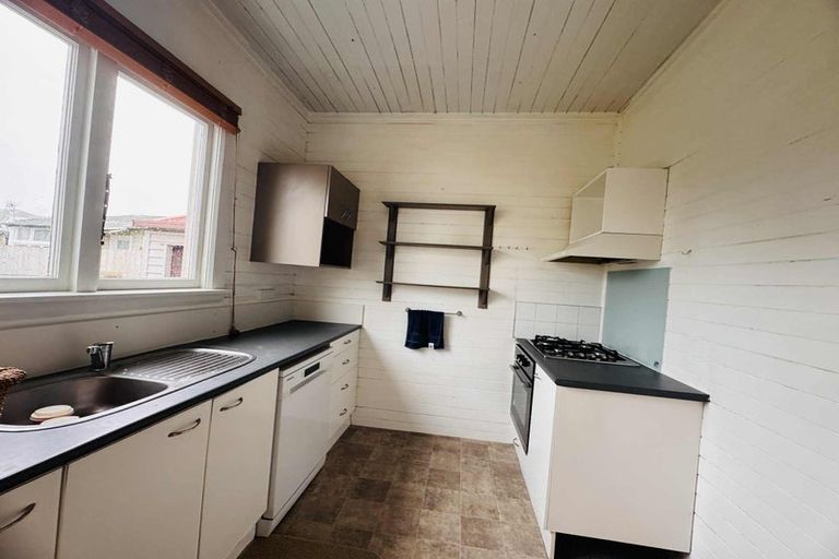 Photo of property in 37 Bryant Street, Takaro, Palmerston North, 4412