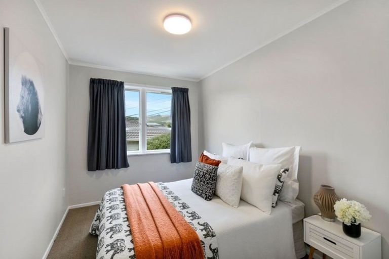 Photo of property in 44 Mark Avenue, Paparangi, Wellington, 6037