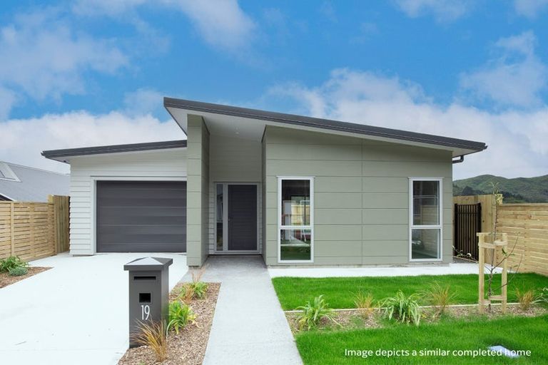 Photo of property in 21 Te Ara O Roimata, Wainuiomata, Lower Hutt, 5014