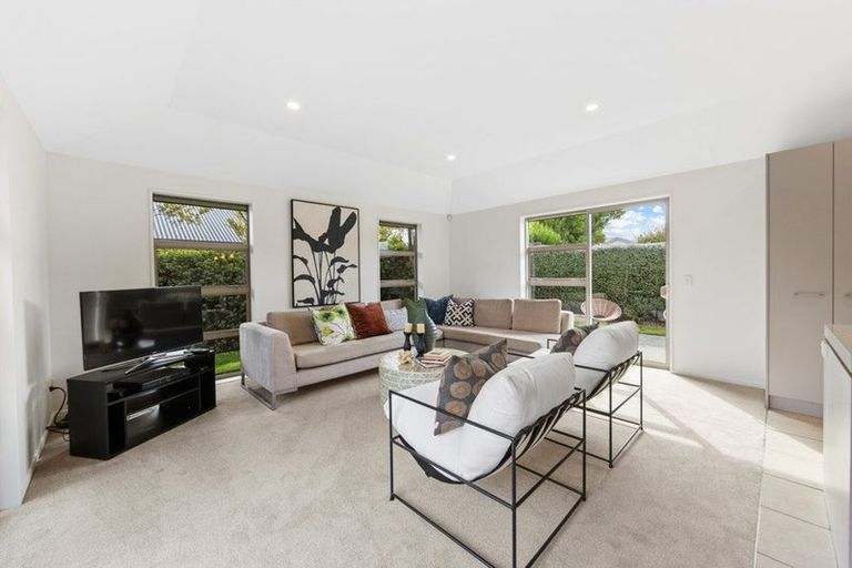 Photo of property in 9 Tawa Place, Parklands, Christchurch, 8083