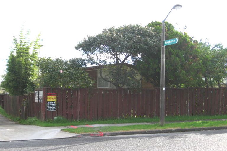 Photo of property in 33 Priestley Drive, Bucklands Beach, Auckland, 2014