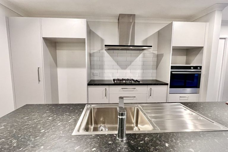 Photo of property in 15b Fraser Crescent, Elderslea, Upper Hutt, 5018