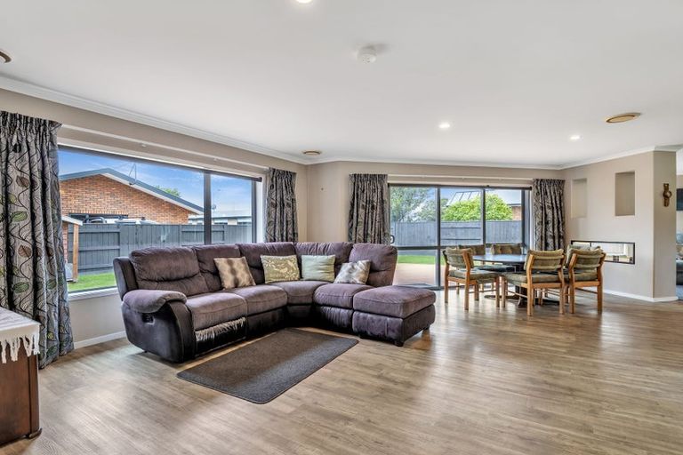 Photo of property in 3 Crabapple Close, Milson, Palmerston North, 4414