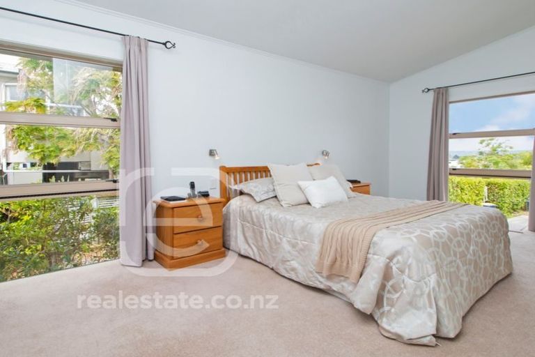 Photo of property in 308 Sunset Road, Windsor Park, Auckland, 0632