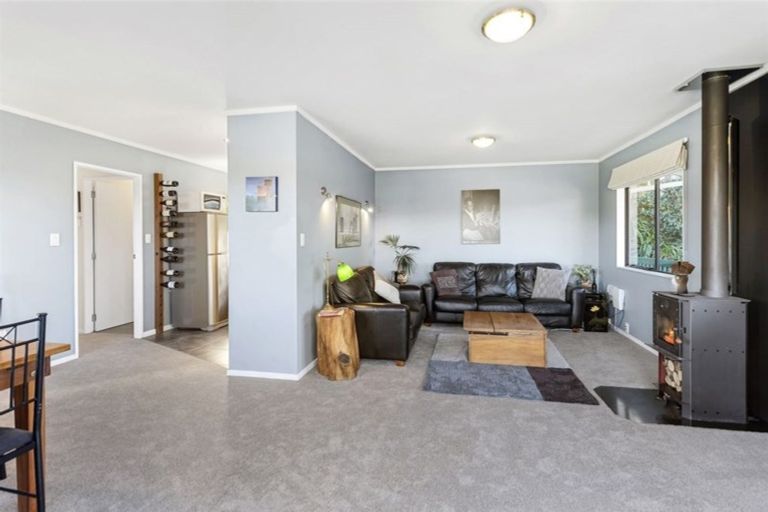 Photo of property in 22 Shackle Lane, Whitby, Porirua, 5024