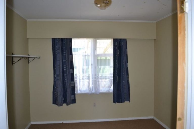 Photo of property in 4 Lees Grove, Wainuiomata, Lower Hutt, 5014