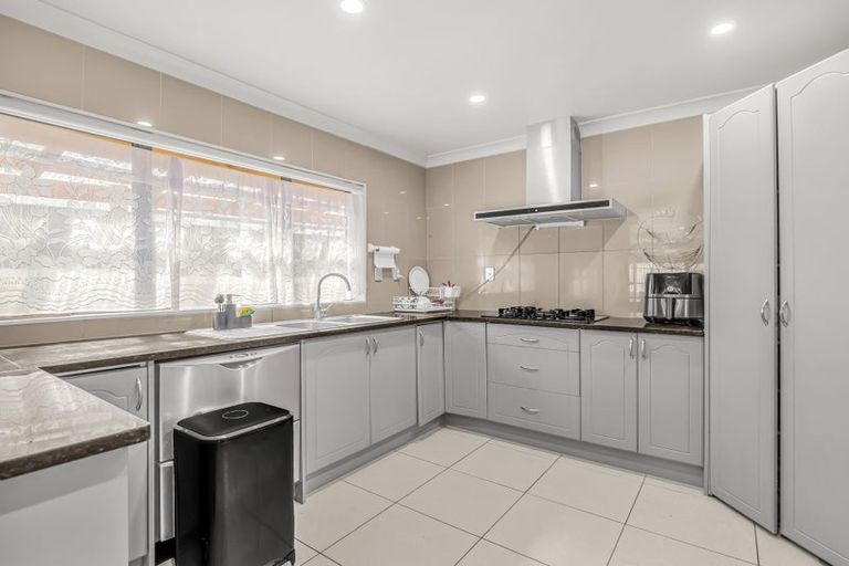 Photo of property in 9 Goh Place, Manurewa, Auckland, 2105