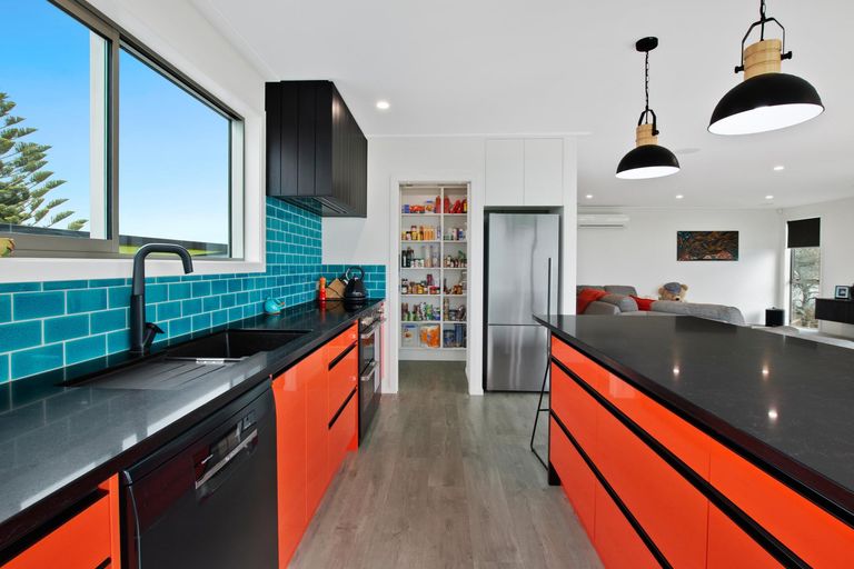 Photo of property in 44 Bway Road, Waihi Beach, 3611
