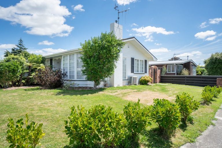 Photo of property in 1 Rakino Place, Awapuni, Palmerston North, 4412