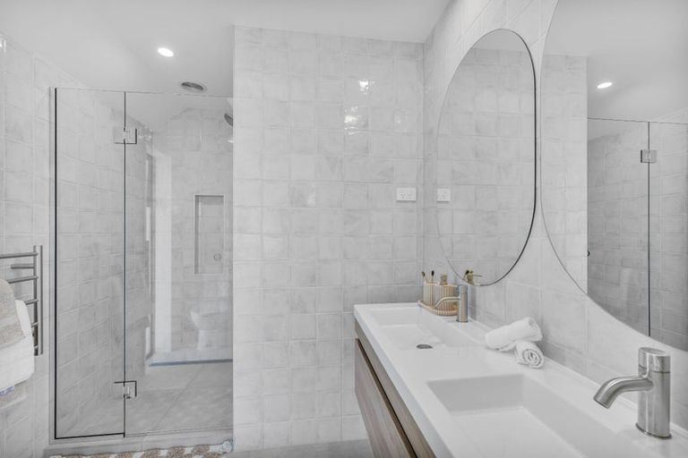 Photo of property in 2/11 Donald Place, St Albans, Christchurch, 8014