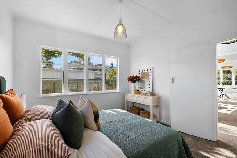 Photo of property in 9d Paynters Avenue, Strandon, New Plymouth, 4312