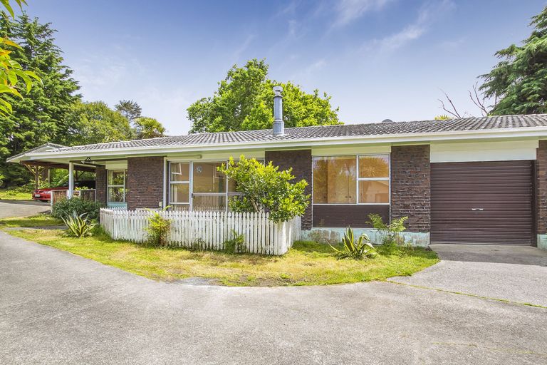 Photo of property in 1/18 Kashmir Road, Glen Eden, Auckland, 0602