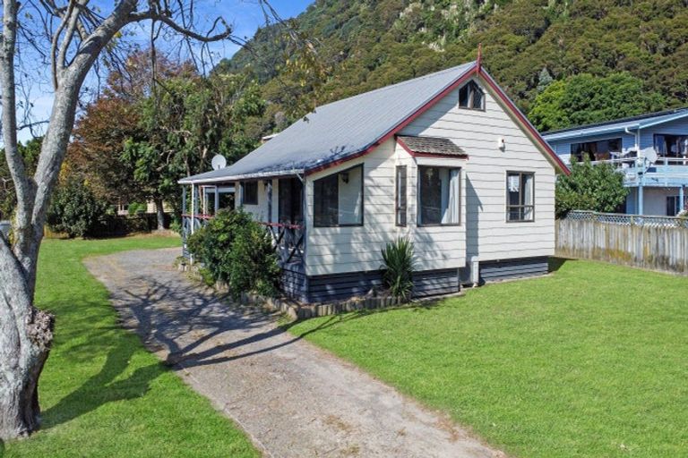 Photo of property in 1 Pioneer Place, Matata, Whakatane, 3194