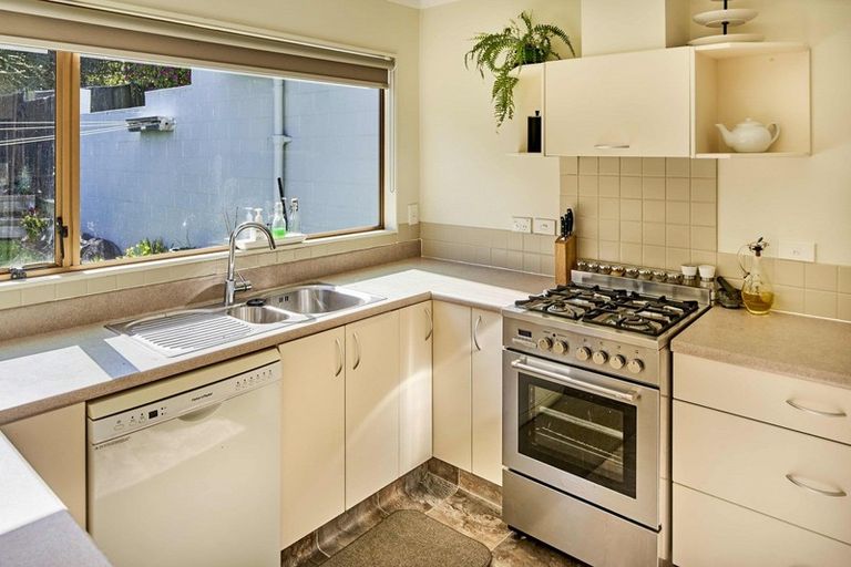 Photo of property in 31 Penryn Drive, Camborne, Porirua, 5026