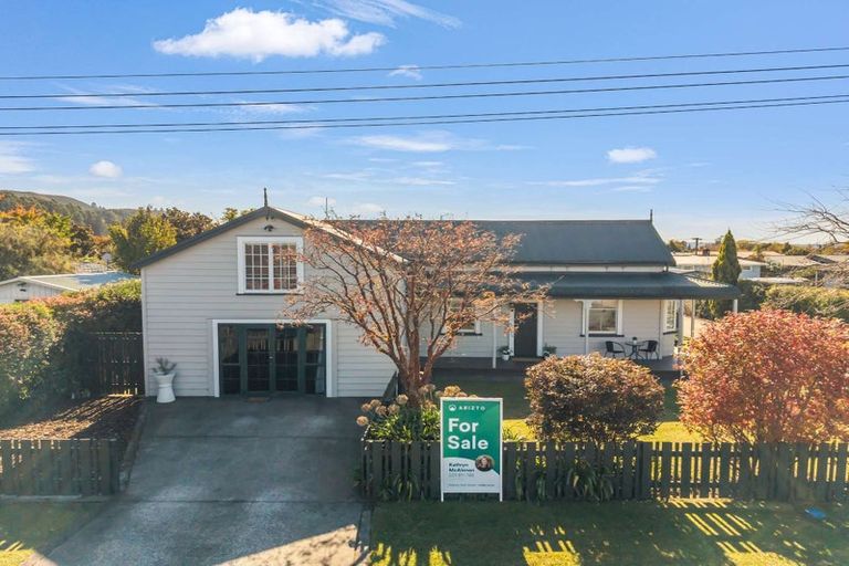Photo of property in 8 Cochrane Street, Fairy Springs, Rotorua, 3015