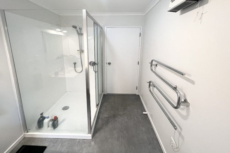 Photo of property in 19 Hauraki Crescent, Pinehill, Auckland, 0632