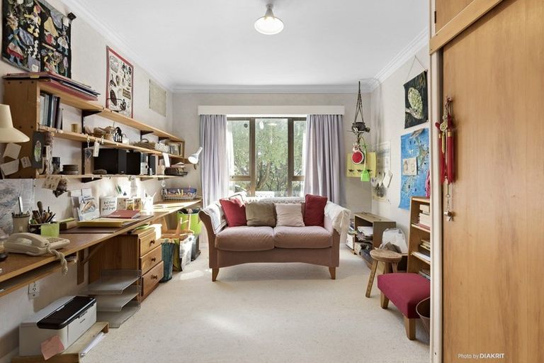 Photo of property in 33 Burrows Avenue, Karori, Wellington, 6012