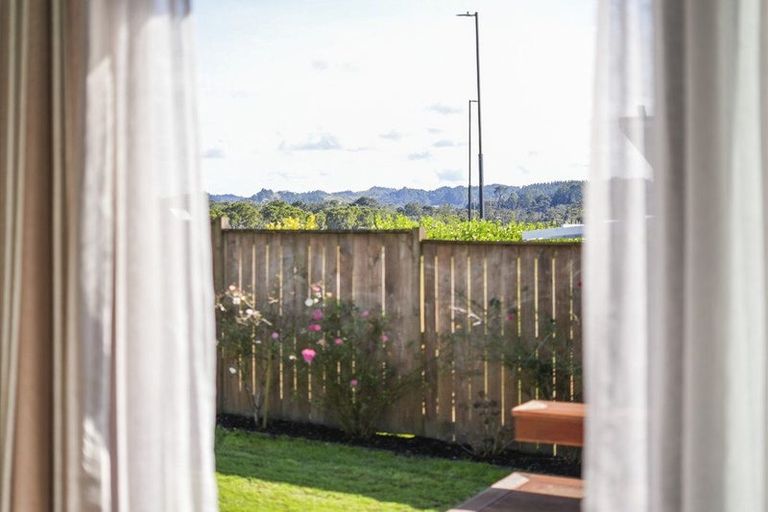 Photo of property in 2 Makaka Lane, Silverdale, 0932