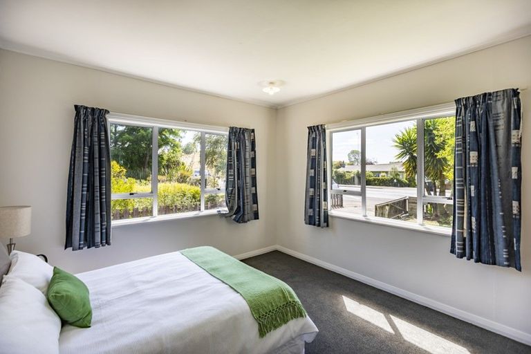 Photo of property in 24 Great North Road, Waipawa, 4210