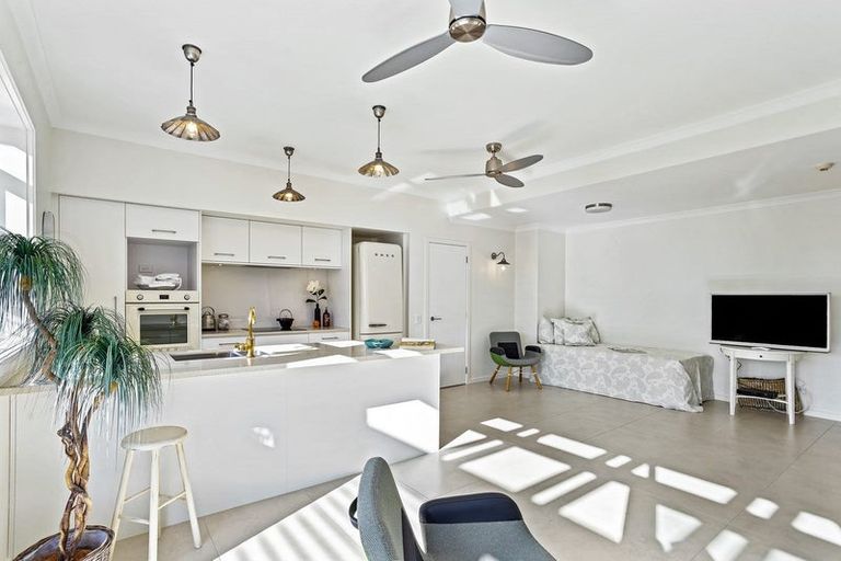 Photo of property in 114 Landmark Terrace, Orewa, 0931