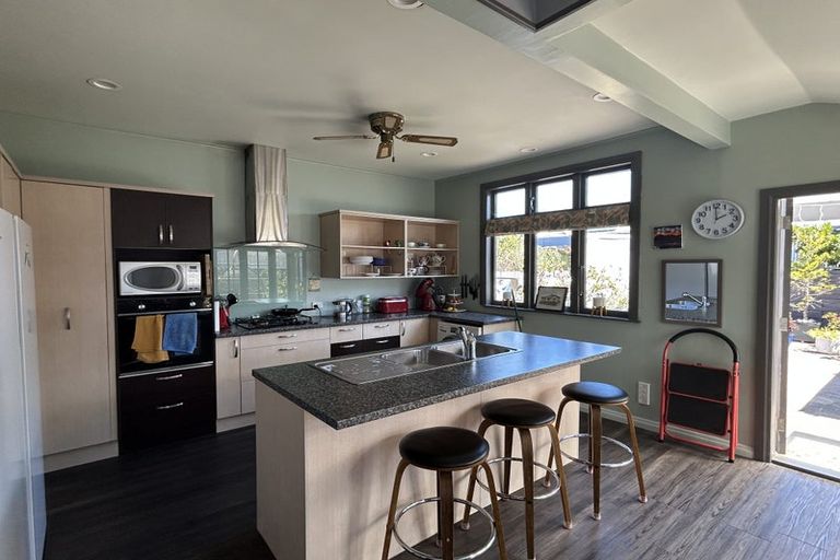 Photo of property in 7 Palm Avenue, Lyall Bay, Wellington, 6022