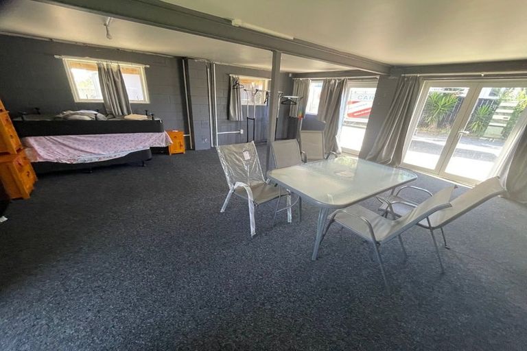 Photo of property in 131 Beach Road, Pahurehure, Papakura, 2113