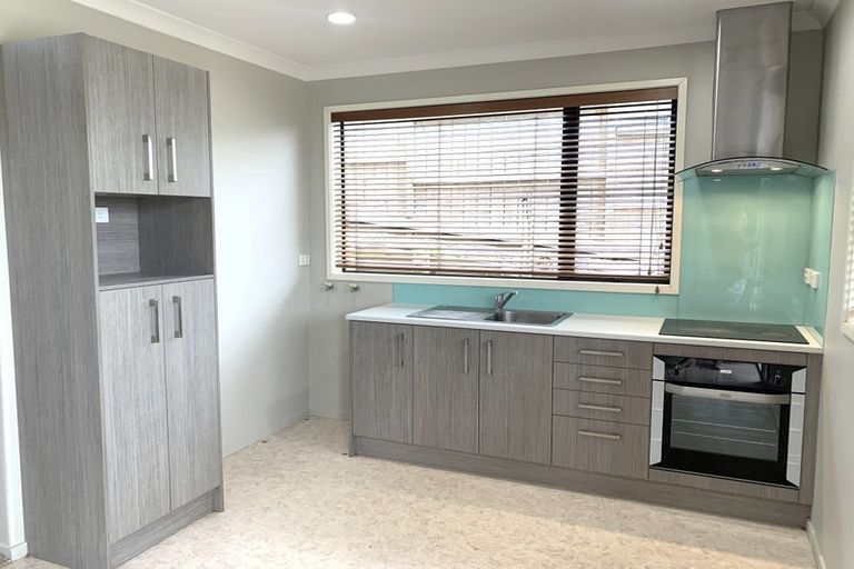 Photo of property in 2a Castleton Drive, Howick, Auckland, 2014