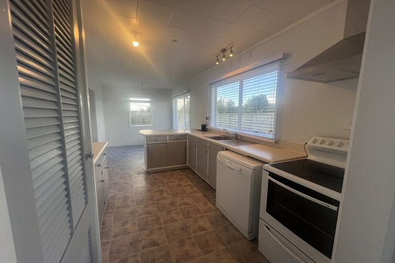 Photo of property in 8 Invergarry Road, Hilltop, Taupo, 3330