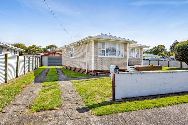 Photo of property in 20 Ramanui Avenue, Hawera, 4610